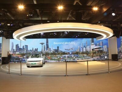 Levent Series LED Wall