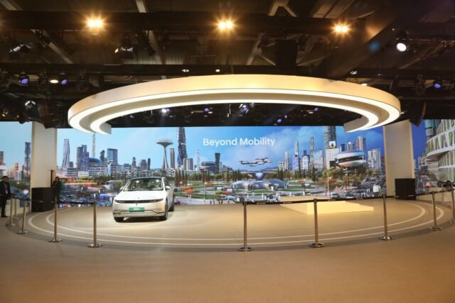 Levent Series LED Wall